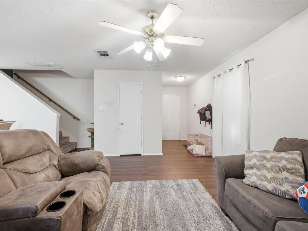 2001 Waleska Plaza, Dallas, TX 75211 — photo 4