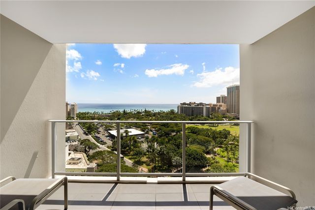 383 Kalaimoku Street E1803, Honolulu, HI 96815