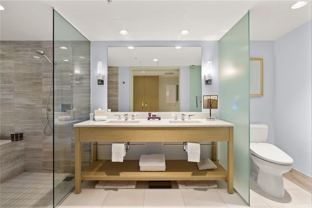 383 Kalaimoku Street E1803, Honolulu, HI 96815