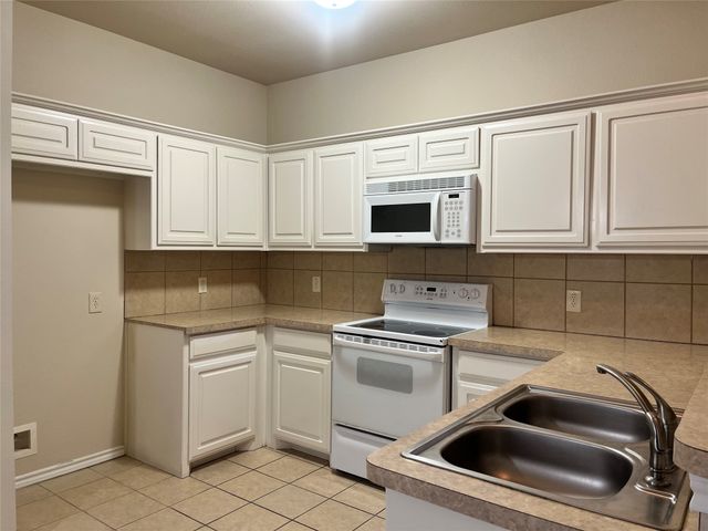 3259 Wexford, Garland, TX 75043