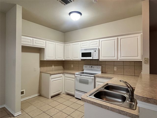 3259 Wexford, Garland, TX 75043
