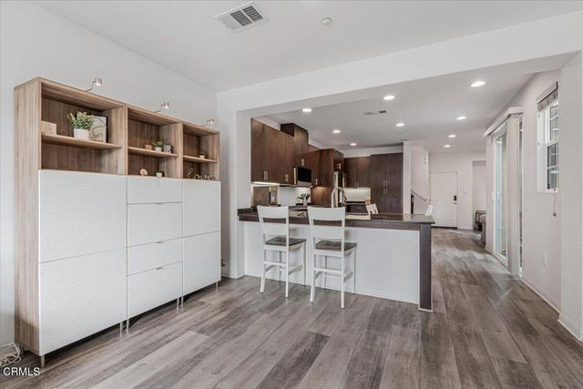 3027 N Oxnard Boulevard, Oxnard, CA 93036