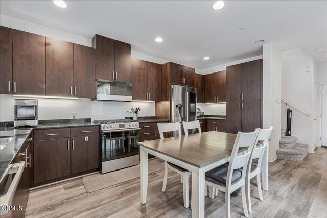 3027 N Oxnard Boulevard, Oxnard, CA 93036