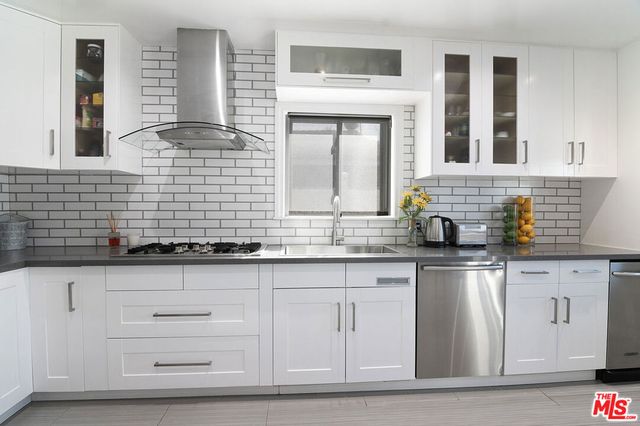 7735 Isis Avenue, Los Angeles, CA 90045