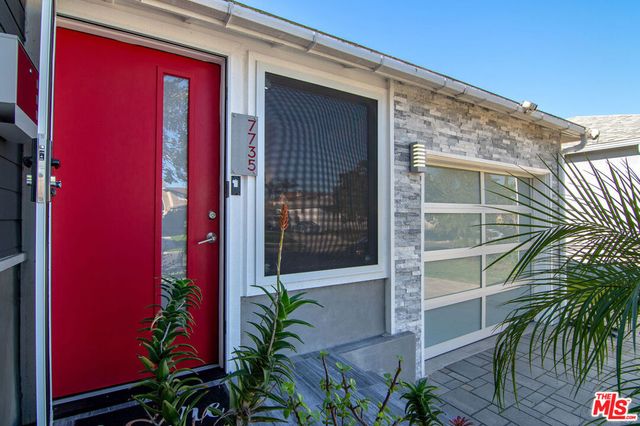 7735 Isis Avenue, Los Angeles, CA 90045