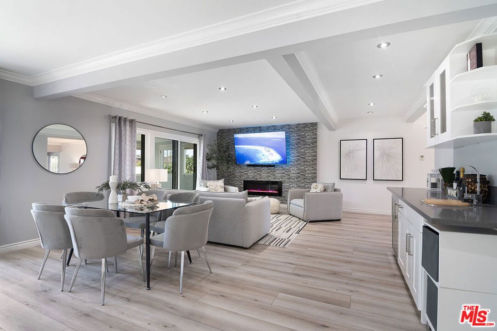 Image 13 of property listing at 7735 Isis Avenue, Los Angeles, CA 90045