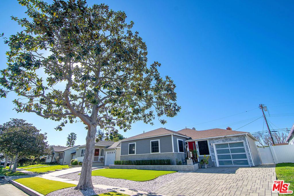 Image 2 of property listing at 7735 Isis Avenue, Los Angeles, CA 90045