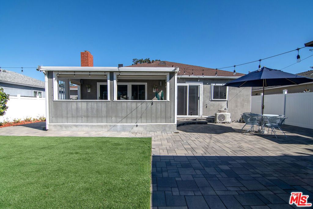 Image 34 of property listing at 7735 Isis Avenue, Los Angeles, CA 90045
