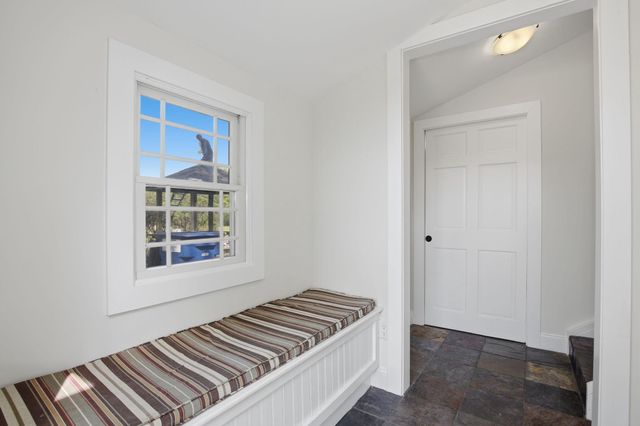 15630 EDGEGROVE RD, Hillsborough, VA 20132