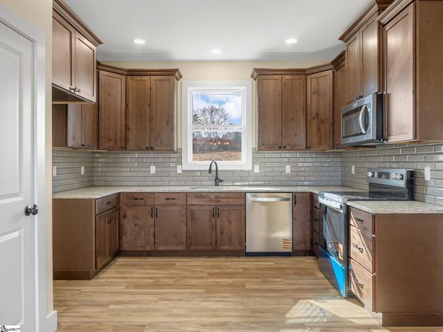 224 W Clark Road, Inman, SC 29349