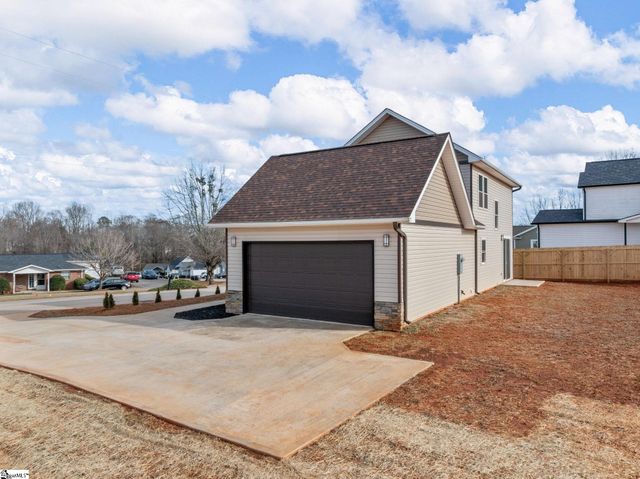 224 W Clark Road, Inman, SC 29349