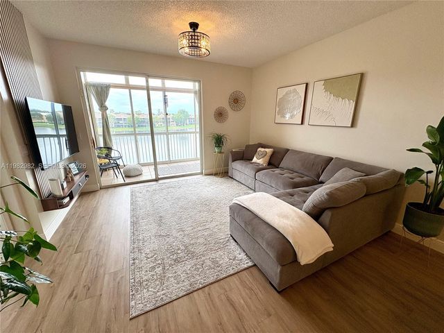 7647 Southampton Ter 304, Tamarac, FL 33321