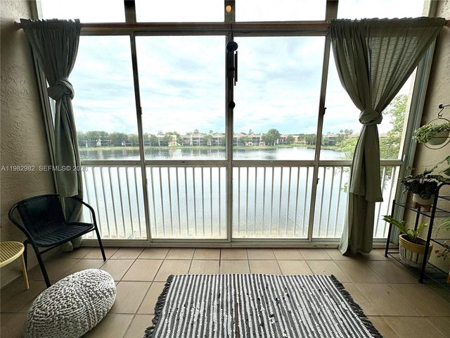 7647 Southampton Ter 304, Tamarac, FL 33321