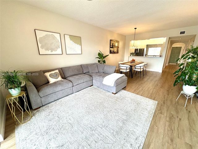 7647 Southampton Ter 304, Tamarac, FL 33321