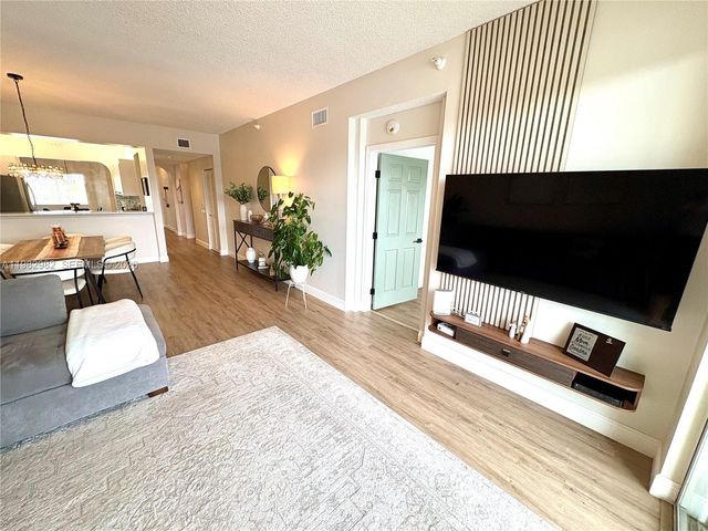 7647 Southampton Ter 304, Tamarac, FL 33321