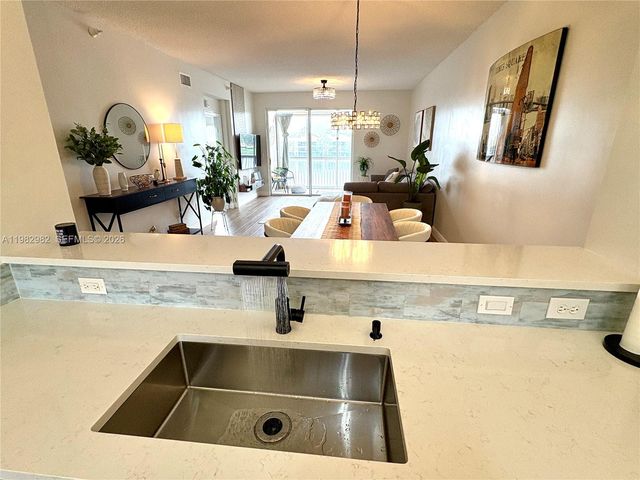 7647 Southampton Ter 304, Tamarac, FL 33321