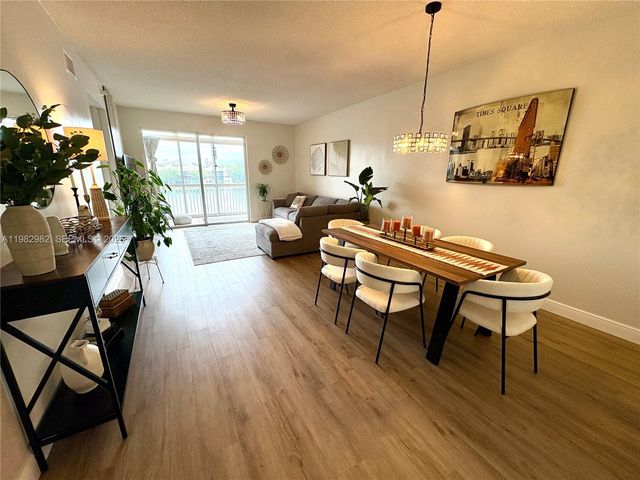 7647 Southampton Ter 304, Tamarac, FL 33321