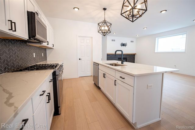 3351 Cummings Avenue, Royal Oak, MI 48073