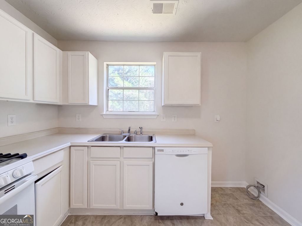 5721 Blackberry Row, Ellenwood, GA 30294 — photo 2