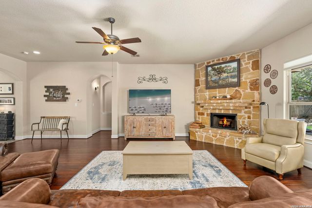 8419 SILENT CRK, San Antonio, TX 78255