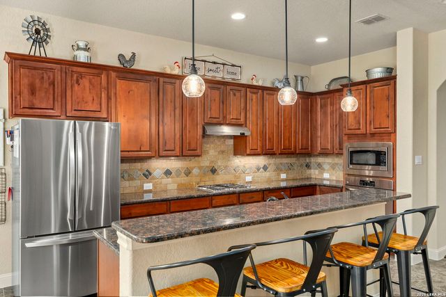 8419 SILENT CRK, San Antonio, TX 78255