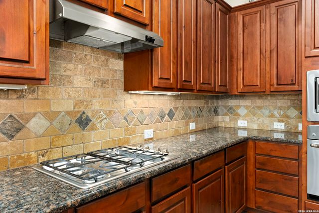 8419 SILENT CRK, San Antonio, TX 78255