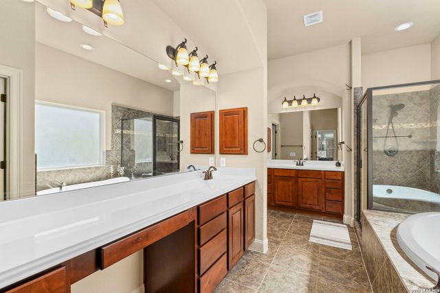 8419 SILENT CRK, San Antonio, TX 78255
