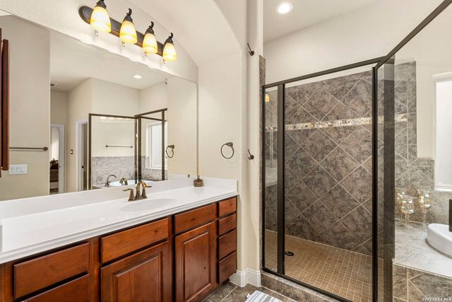 8419 SILENT CRK, San Antonio, TX 78255