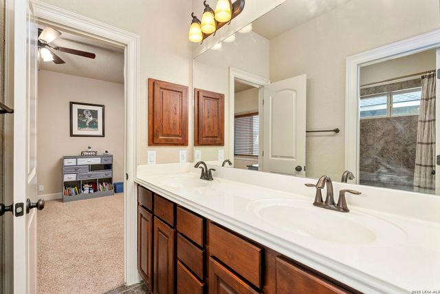 8419 SILENT CRK, San Antonio, TX 78255