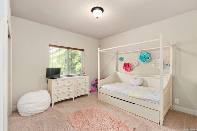 8419 SILENT CRK, San Antonio, TX 78255