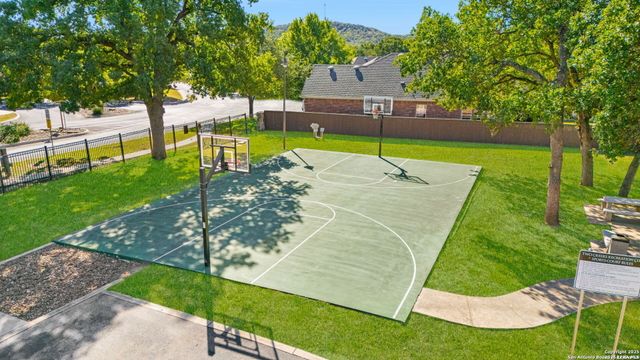 8419 SILENT CRK, San Antonio, TX 78255