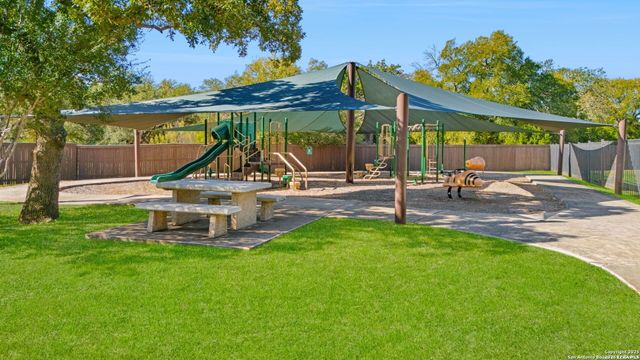 8419 SILENT CRK, San Antonio, TX 78255