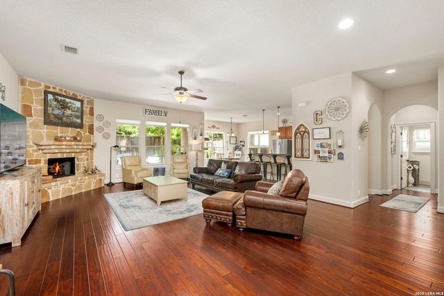 8419 SILENT CRK, San Antonio, TX 78255