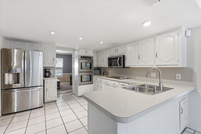 919 Green Hills Road, Duncanville, TX 75137
