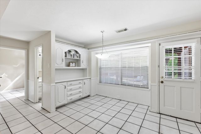 919 Green Hills Road, Duncanville, TX 75137