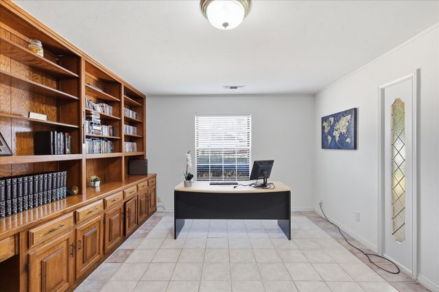 919 Green Hills Road, Duncanville, TX 75137