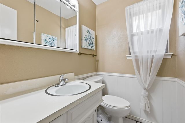 919 Green Hills Road, Duncanville, TX 75137