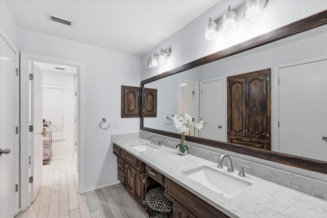 919 Green Hills Road, Duncanville, TX 75137