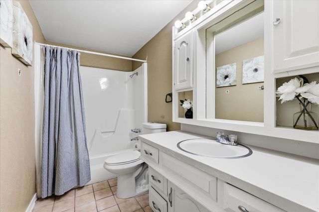919 Green Hills Road, Duncanville, TX 75137