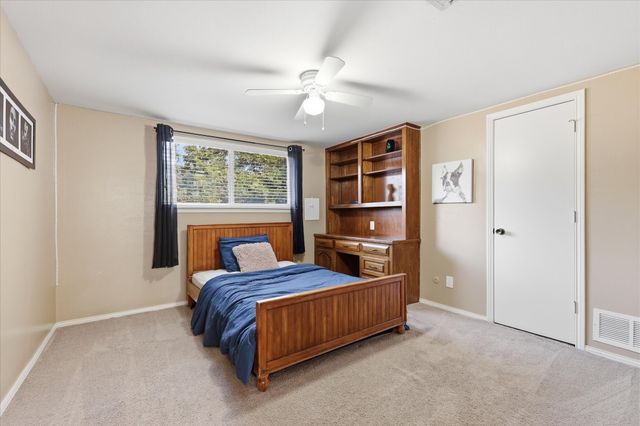 919 Green Hills Road, Duncanville, TX 75137
