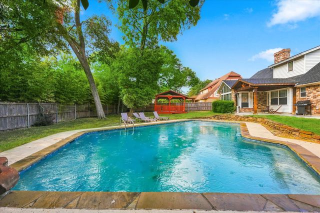 919 Green Hills Road, Duncanville, TX 75137