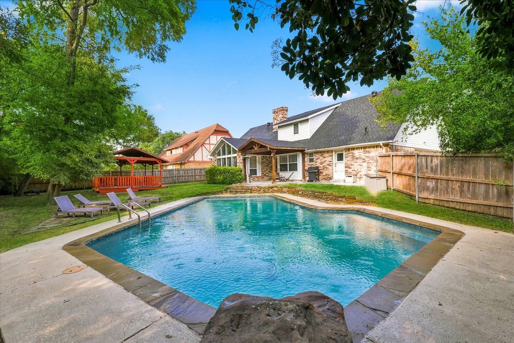919 Green Hills Road, Duncanville, TX 75137