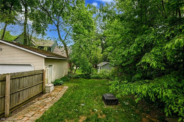 1390 Delia Avenue, Akron, OH 44320