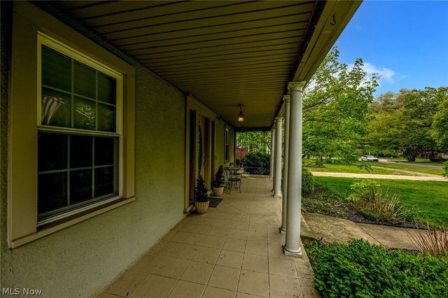 1390 Delia Avenue, Akron, OH 44320