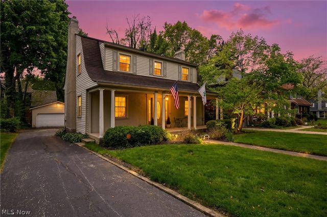 1390 Delia Avenue, Akron, OH 44320