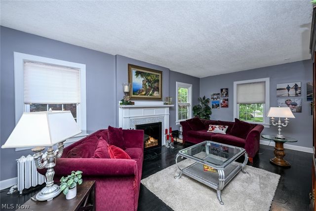 1390 Delia Avenue, Akron, OH 44320
