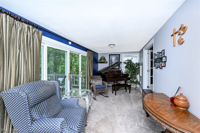1390 Delia Avenue, Akron, OH 44320