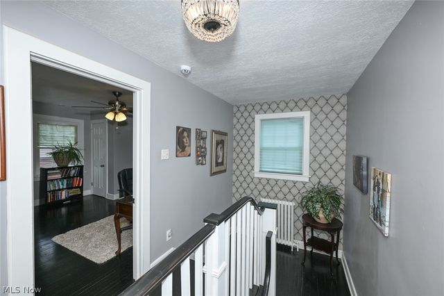 1390 Delia Avenue, Akron, OH 44320