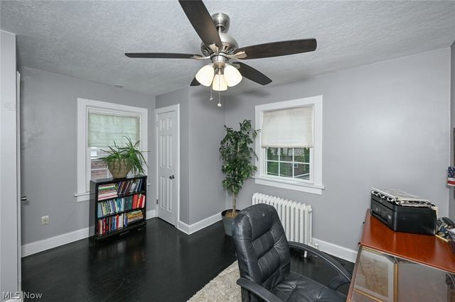 1390 Delia Avenue, Akron, OH 44320