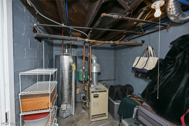 1390 Delia Avenue, Akron, OH 44320